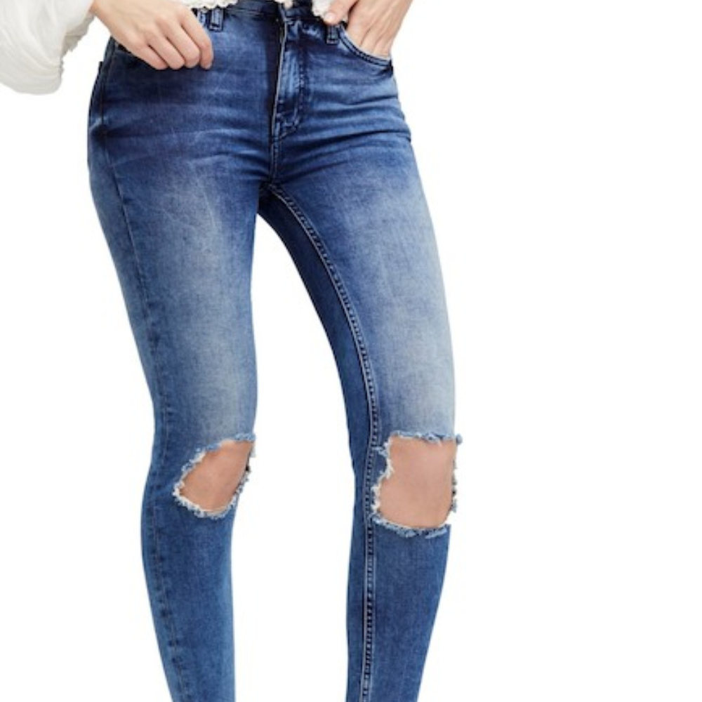 NWT Free People distressed knees jeans, 28